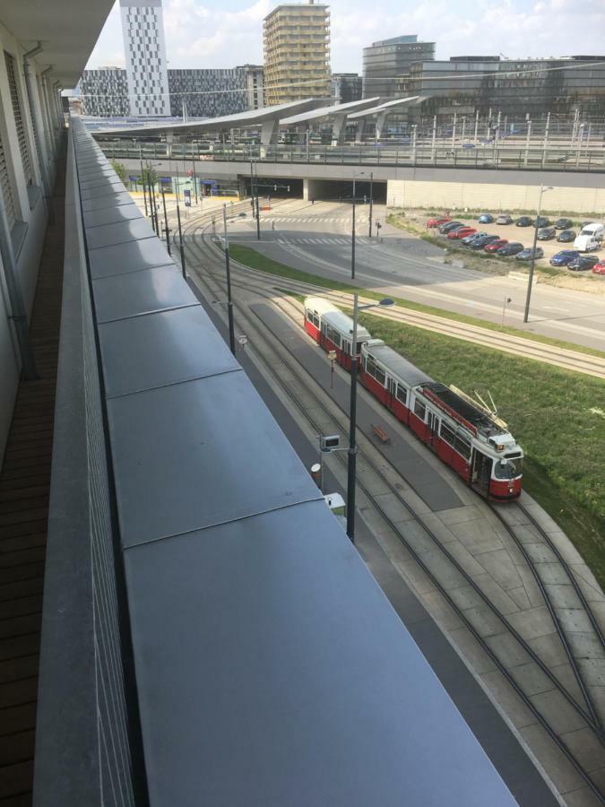 Hauptbahnhof 1 Vienna